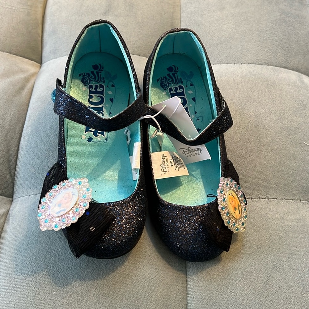 Disney Alice In Wonderland Dress Up Shoes. NWT. Size 11/12.